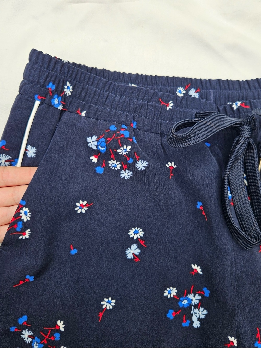 Tommy Hilfiger Tank & Jogger Set - Picture 10 of 16